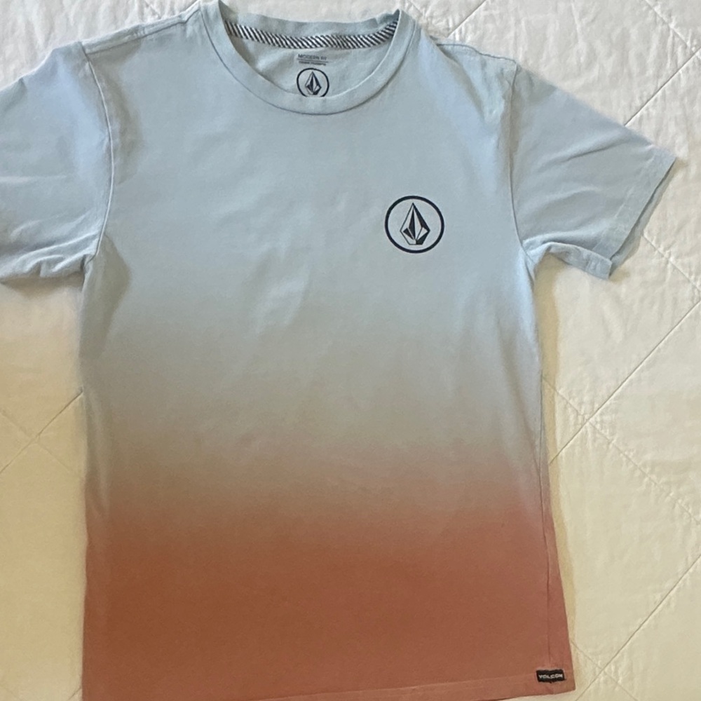 Volcom Kids' Blue and Pink Ombre T-Shirt- Sz M (10)